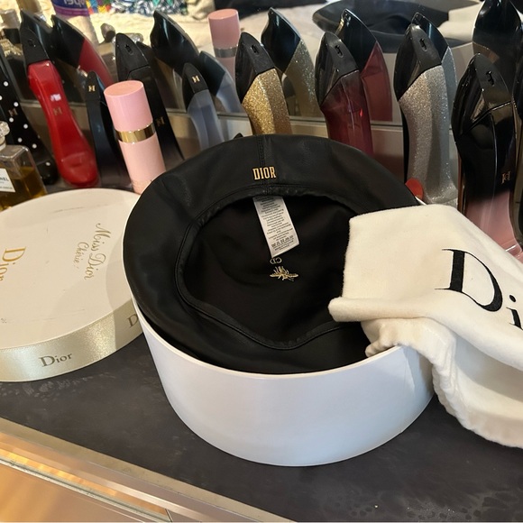 Dior Vintage Lambskin Leather Beret Logo Black Cap w/Dior Bag, Hat Box & Pillow! - Picture 10 of 17